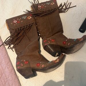 Old Gringo cowboy boots. Size 8.5m.